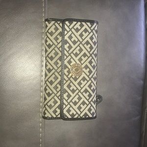 Tommy Hilfiger Wallet.